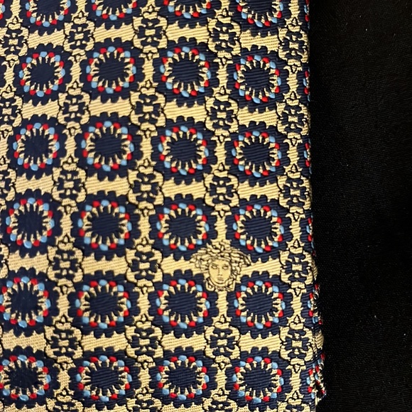 Mens Versace Gold/Navy Silk Tie NWOT - Picture 2 of 5